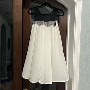 NORDSTROM Soprano black and white dress WITH TAGS. Size Large. Never worn.